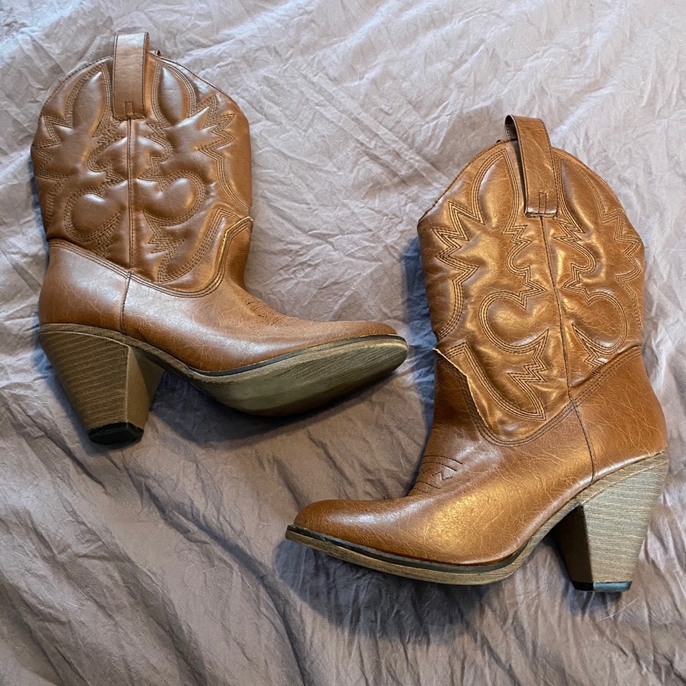 MIA cowgirl boots